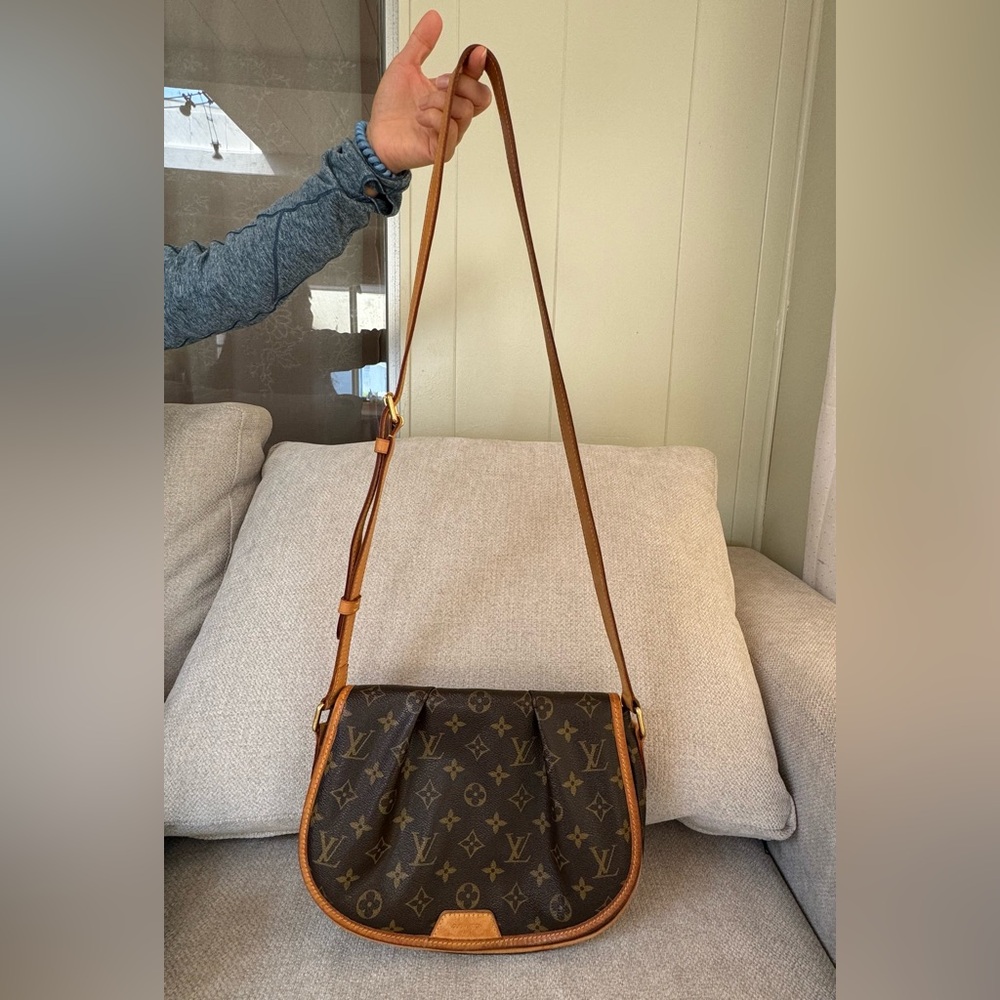 Louis Vuitton Menilmontant PM Monogram Strap Bag - Picture 2 of 16